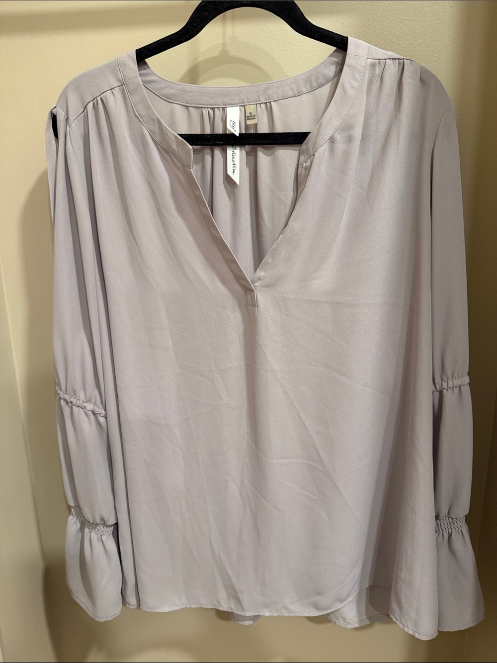 NY Collection Light Gray Split-Neck Long Sleeve Blouse